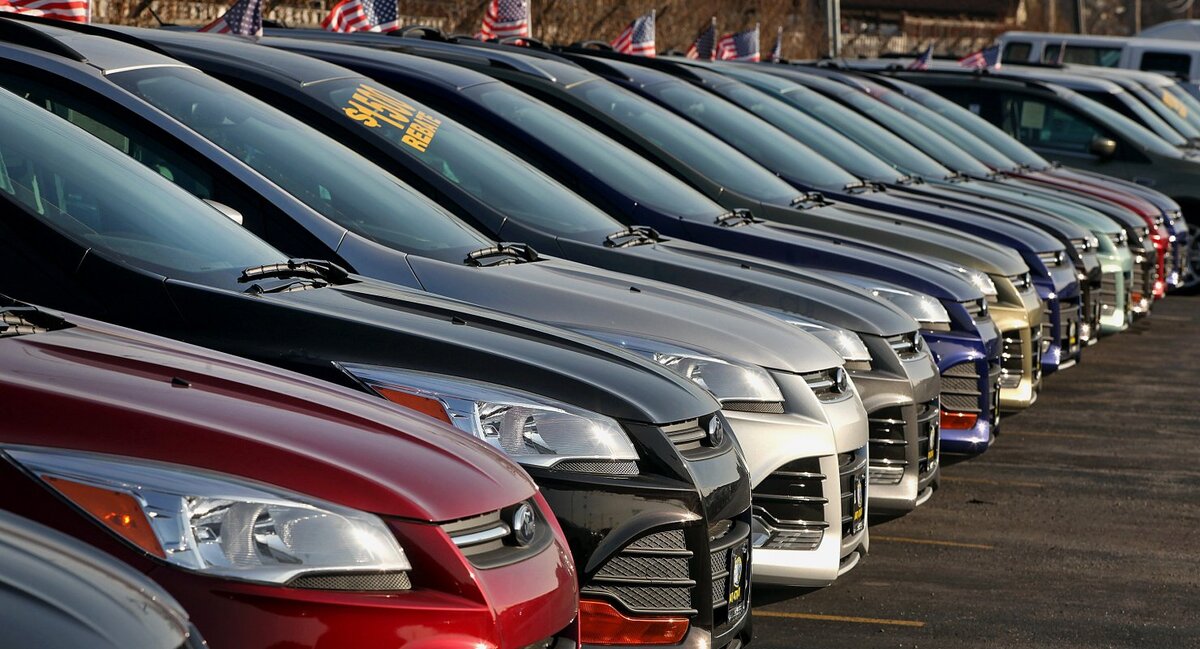Мировые аукционы автомобилей: окно в мир уникальных находок